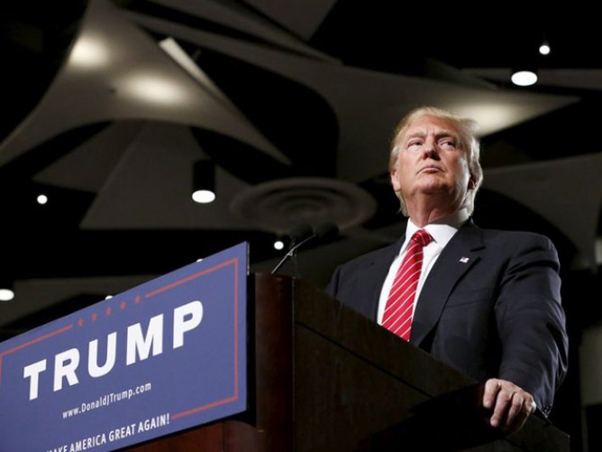 trump2015-07-11-donald-trump-podiun-phoenix-arizona-reuters-640-668x501.jpg